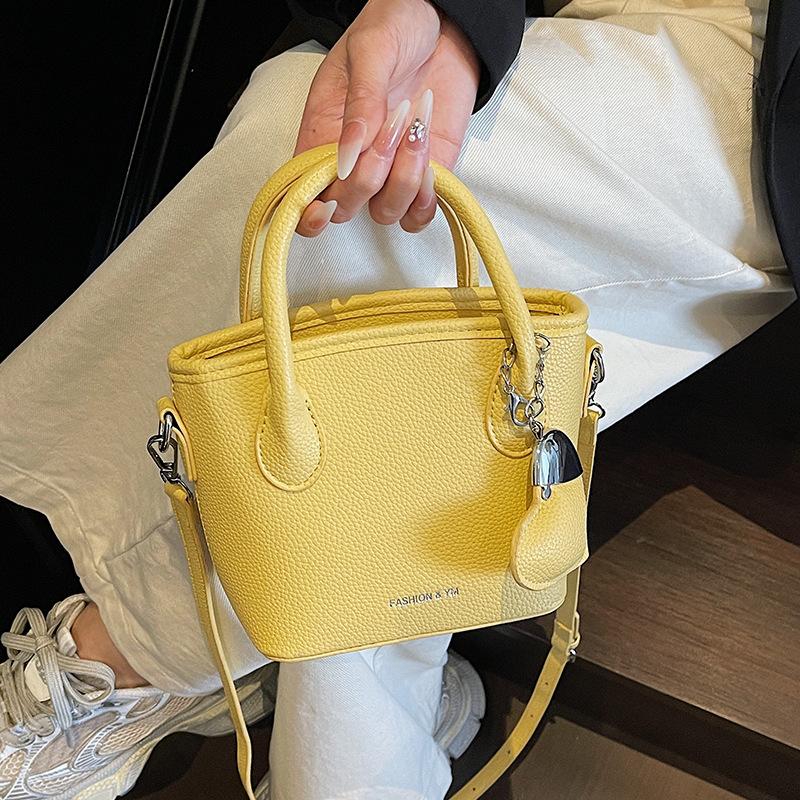 2025 Spring New Bag Women's Premium Shoulder Bag Casual Versatile Shoulder Messenger Bag Premium Handbag