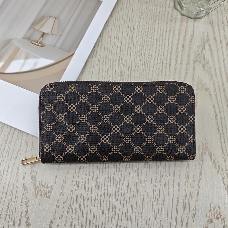 Vintage European & American Women's Long Wallet with Multi-Card Slots and Large Zippered Storage