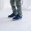Mizuno Premore 2 Buty Sportowe Rozmiar Młodzieżowy dla Chłopców i Buty Szkolne dla Dzieci, 15-22cm, Dziewczynki, Buty, Granatowy/Czerwony, 17.0cm