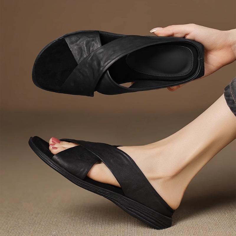 Fashion High Quality Flat Slippers Women Fashion Pointed Toe Cross Tied Brand Designer Slippers Comfort Open Toe Non Slip Beach Sandals