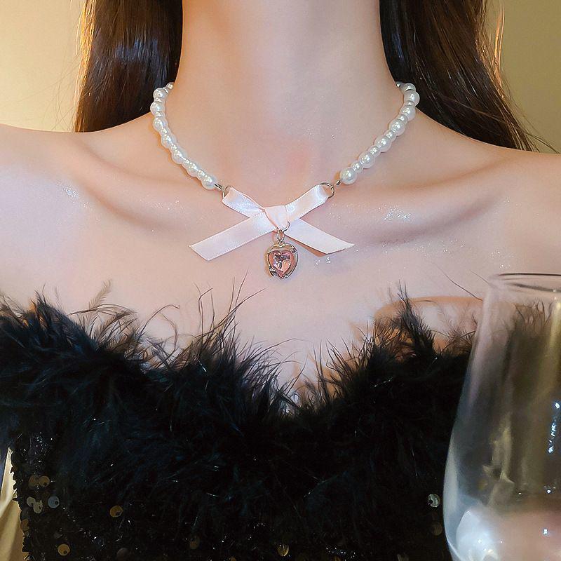 Collana a Clavicola con Nappa di Perle e Farfalla in Stile Coreano
