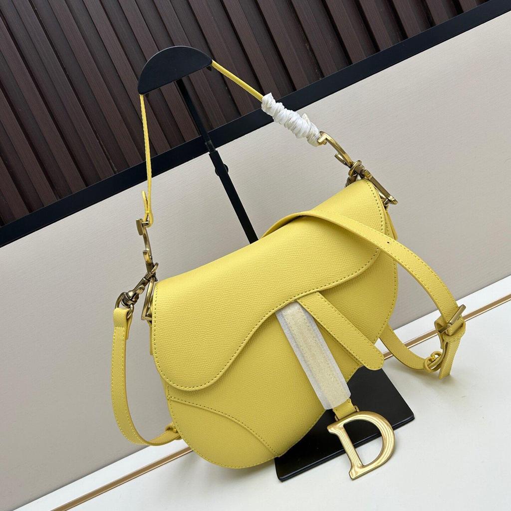 2026 Women's Trendy Palm Grain Shoulder & Crossbody Saddle Bag