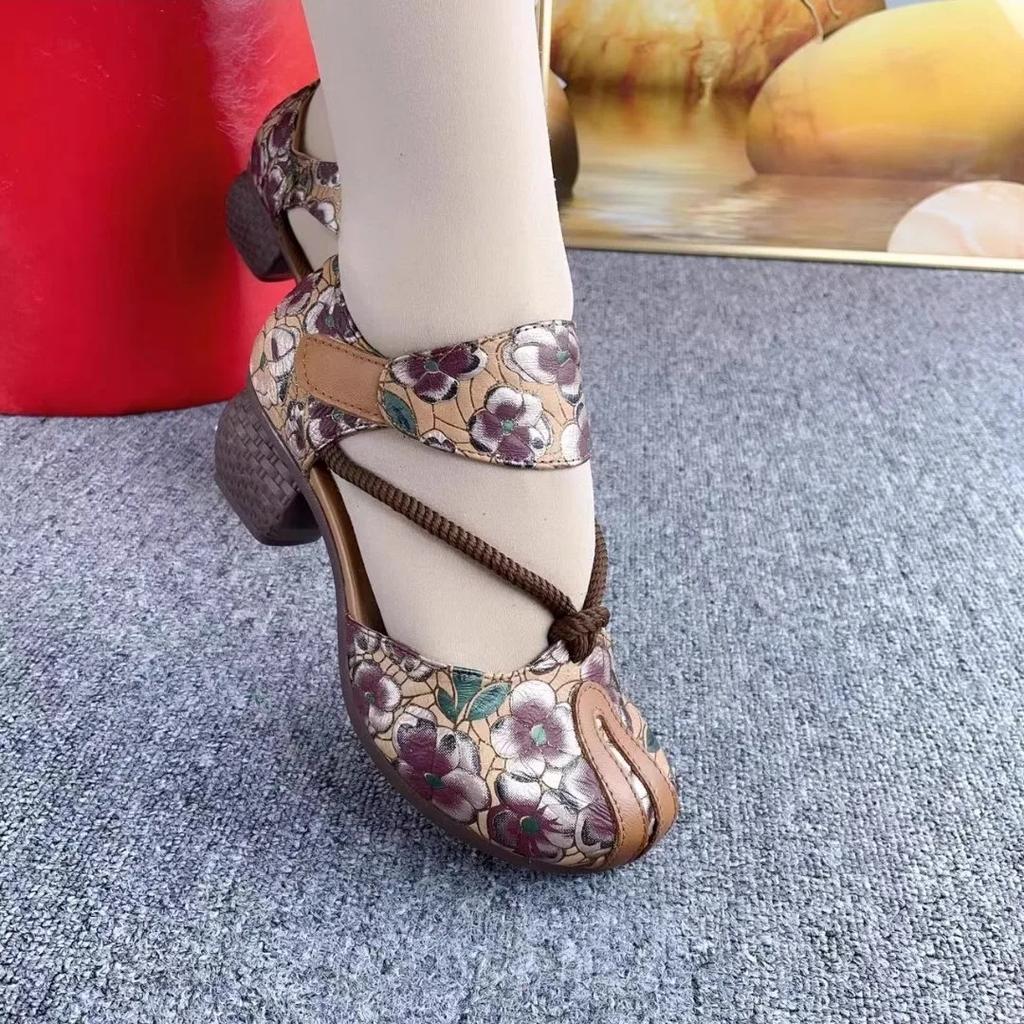 Fashion Ethnic Style Hollow Leather Sandals 2025 Medium Thick Soft Leather Printed Bun Breathable Comfortable Mother Shoes