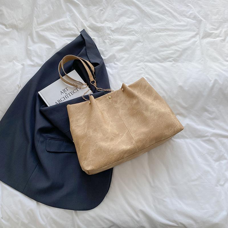 2025 new European and American retro soft leather handbag bag women's large-capacity simple shoulder bag solid color tote bag