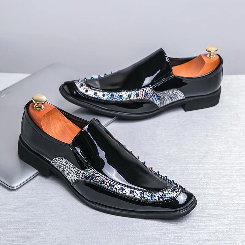 Gold Black Loafers Men PU Spliced Rivet Decorative Pointed Banquet Shoes Low Heel Business Casual Shoes Classic Hairstyle Shoes