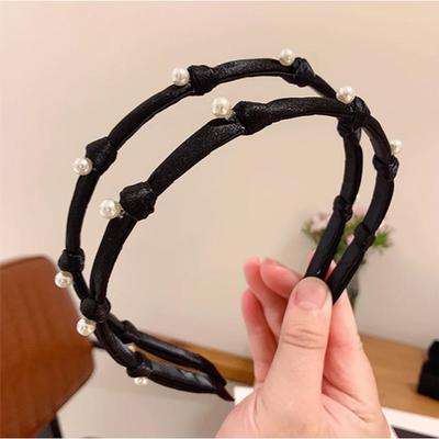 Xiaoxiang Girl Black Bow Pearl Headband - Elegant and Fashionable Hair Accessory