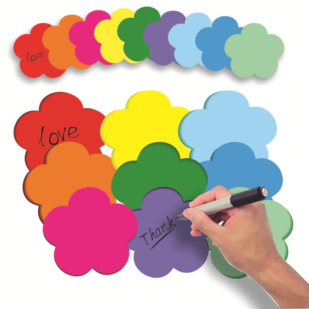 

Красочный бумажный узор. Вырезки из бумаги. Цветочная бумага. Обрывки бумаги. Подарочные отходы. Бумага. Доска.