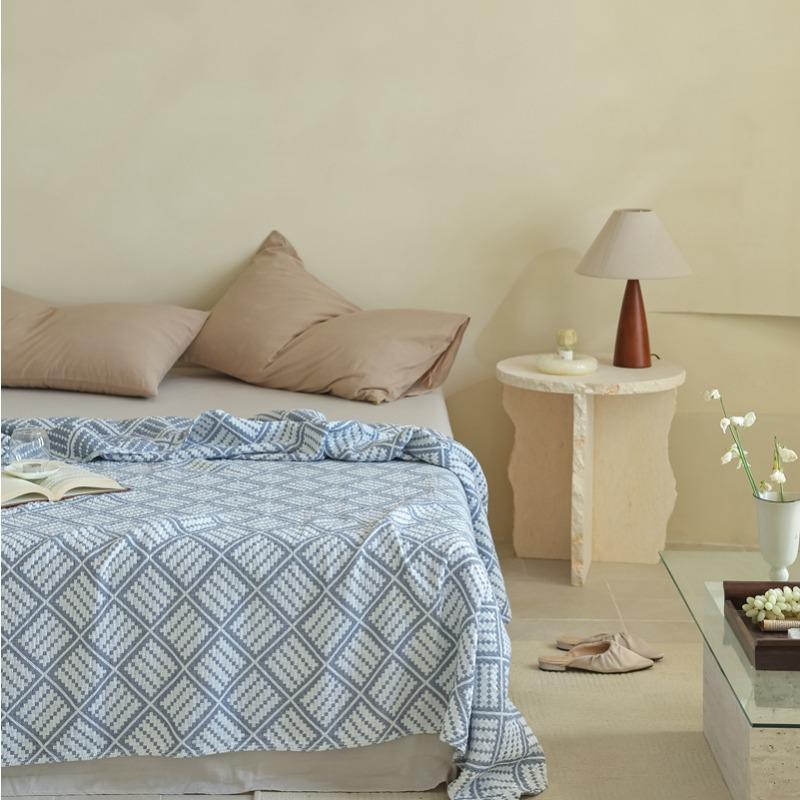 New Three-layer Gauze Towel Blanket Spring and Summer Lunch Blanket Office Air Conditioning Blanket.