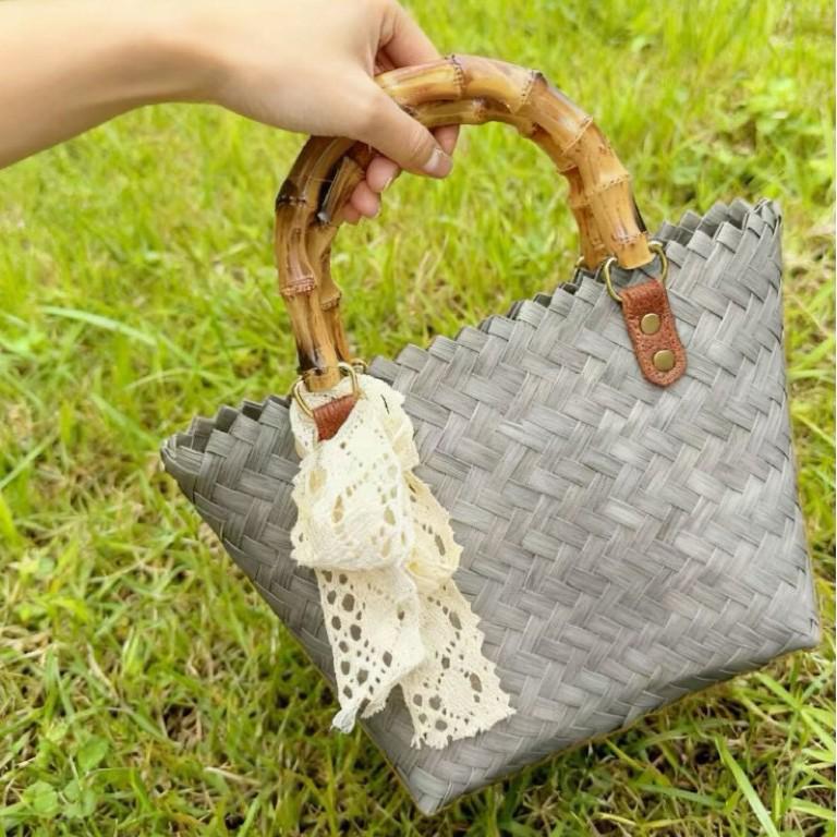 2025 Bamboo Weave Women's Summer Retro Rattan-Style Handmade Large Capacity Handbag