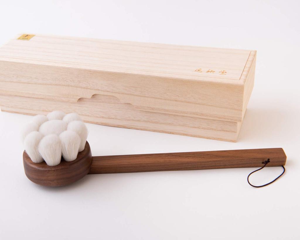 Kumano Fude Body Brush Flower Shape Long Body Washing Brush Bear Fude Bath Back Bear Fude