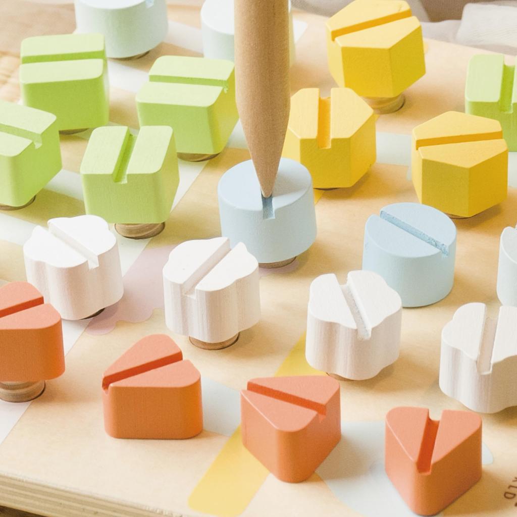 Classic World Screwboard - A Wooden Toy for Boys Aged 3, 4, and 5, Perfect for Pretend Carpentry, Screwdriver, and Other Tools. Ideal for Birthdays, S