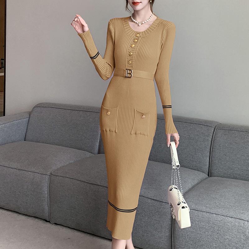 

Chic Knitted Bodycon Dress with Metal Buckle Belt, Round Neck & Long Sleeves Small фиолетовый