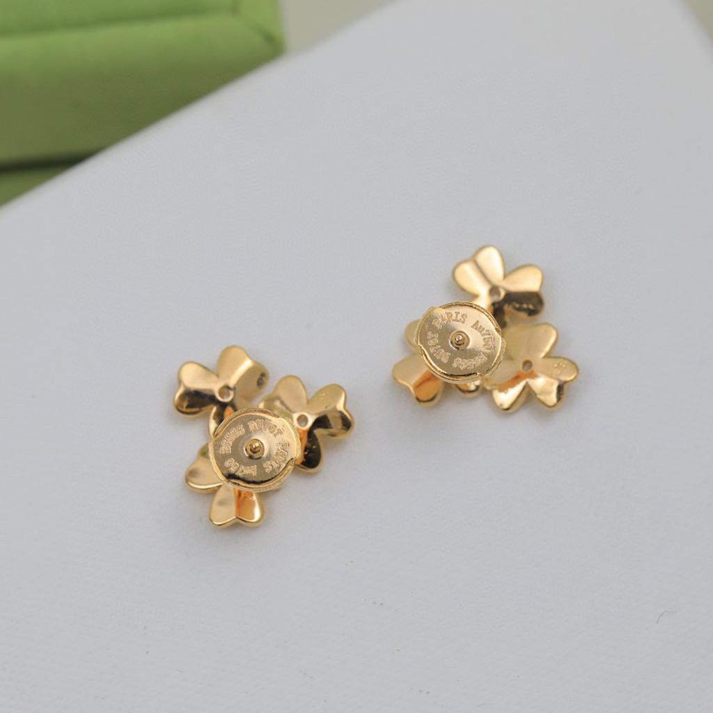 Flower earrings Lucky Grass Asian gold material original logo electroplating 18K Non-allergenic material for daily wear and birthday parties