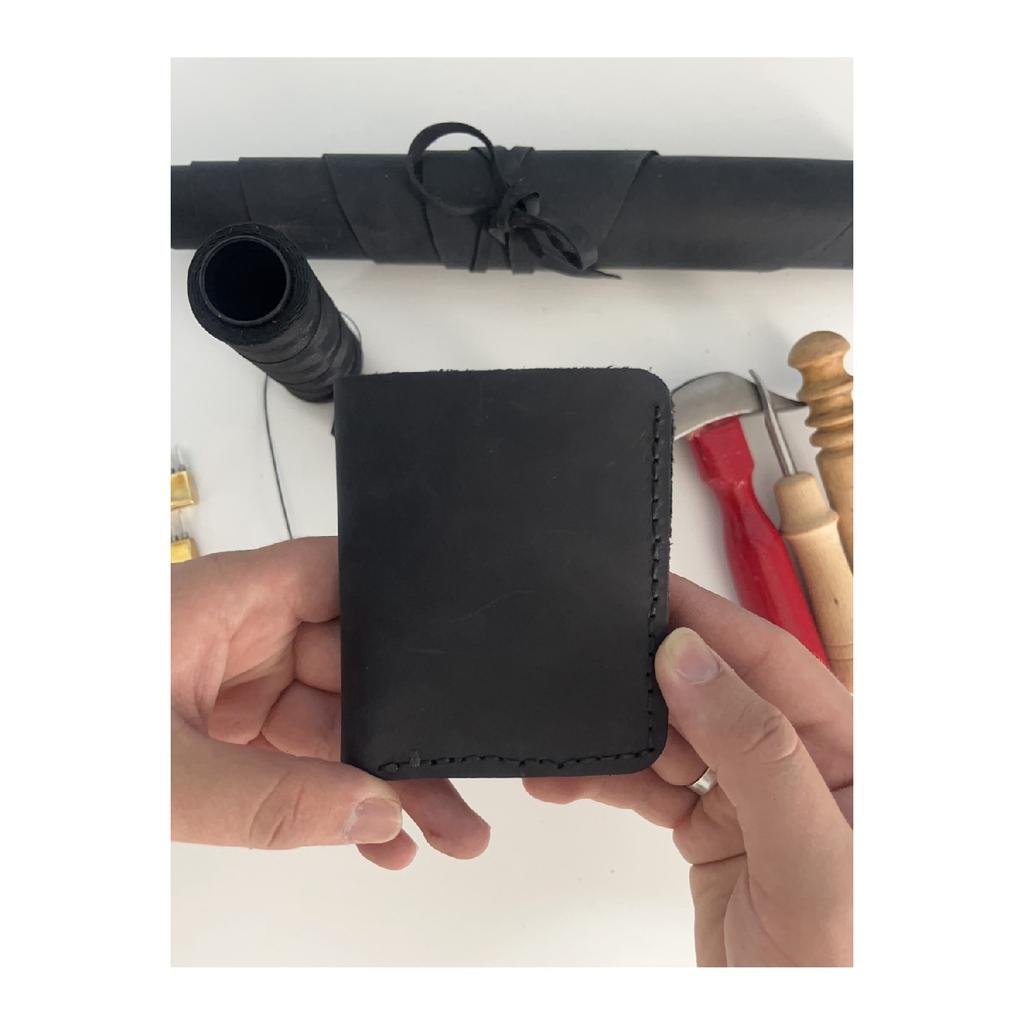 Echtleder-Geldbörse mit Karten- und Bargeldfach – personalisierter Namensdruck (SchlüsselanhängerGeschenk)