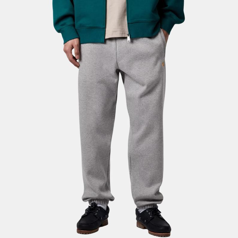 Carhartt WIP SS24 Chase Sweat Pant Loose Fit Elastic Waist Embroidered Logo Fleece Knit Joggers Unisex pants Gray I033667-00M-XX