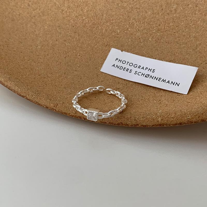 Silver Fashionable Plated Twisted Heart Ring For Women Elegant Minimalist Finger Jewelry