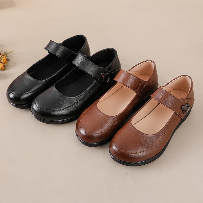 Spring and autumn new single shoes round head flat bottom soft sole leather shoes non-slip comfortable elderly shoes