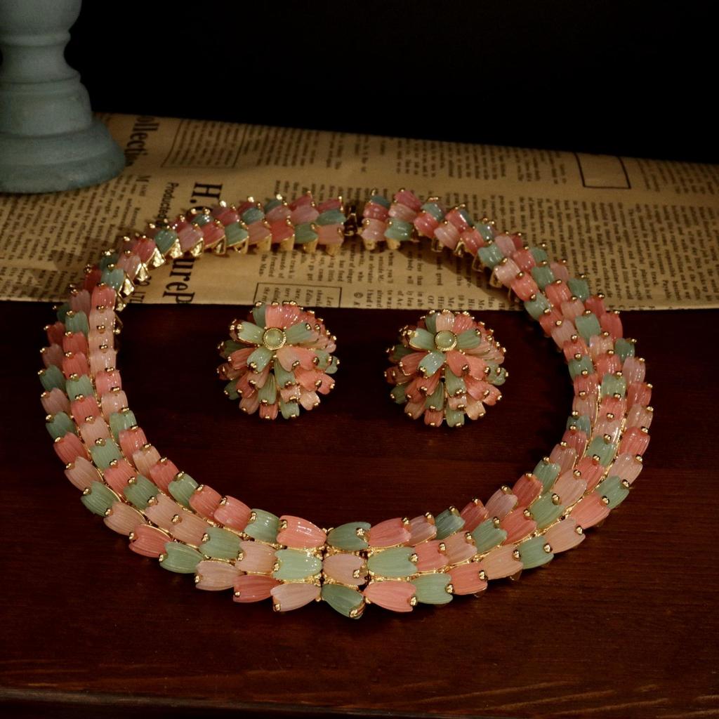 Fresh Floral Jewelry Set: Colorful Necklace, Bracelet & Earrings
