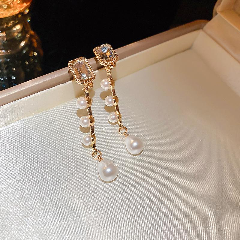 GemChic Women's Earrings Fashion Ear Stud Needle Embed Zircon Imitation Pearl Geometric Earrings Versatile Birthday Christmas Jewelry Gift