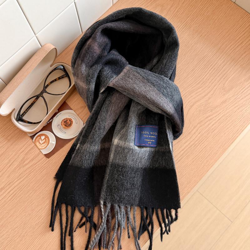 111% pure blue-gray plaid scarf for men and women, winter knitted to keep warm, high-end temperament plaid scarf