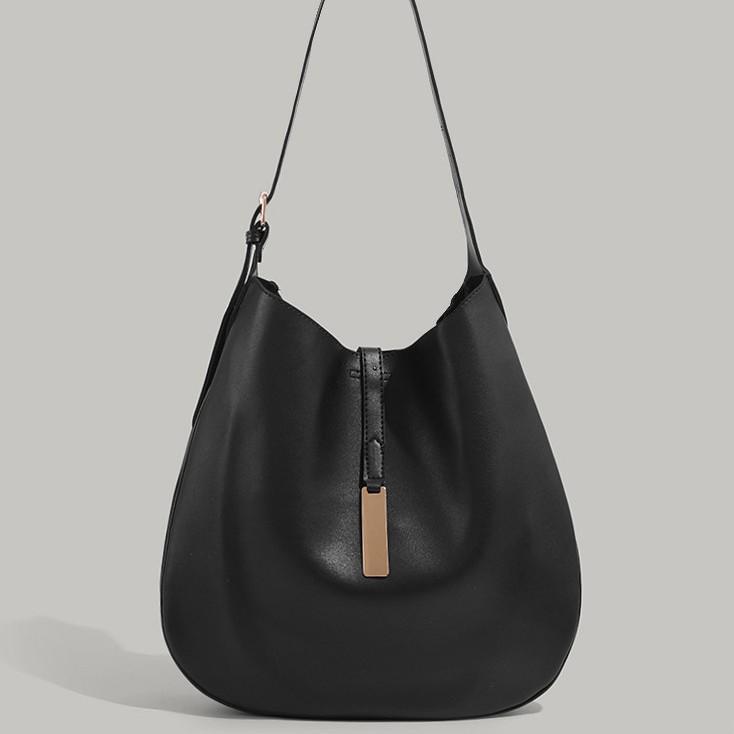 Celebrity-style tote bag for women, large-capacity dumpling bag, 2025 new model, high-quality texture, commuter shoulder and crossbody bag