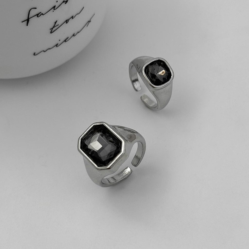 Ingemark Minimalist Square Gray Acrylic Rhinestone Open Ring Women Versatile Adjustable Knuckle Ring Couple Accessory Jewelry