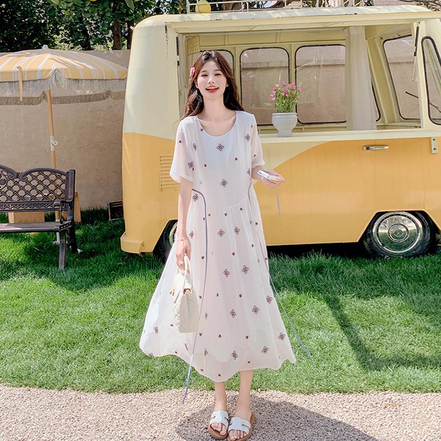 White embroidered dress women's summer new design sense loose belly and thin skirt
