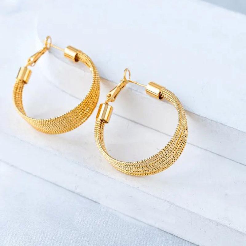 

Серьги из серебра 925 пробы с несколькими кругами: Европейский и американский стиль, уникальный высококлассный металлический дизайн для женщин.