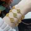 Pulsera de trébol de cuatro hojas para mujer, estilo palacio retro, lujo accesible, moda elegante.