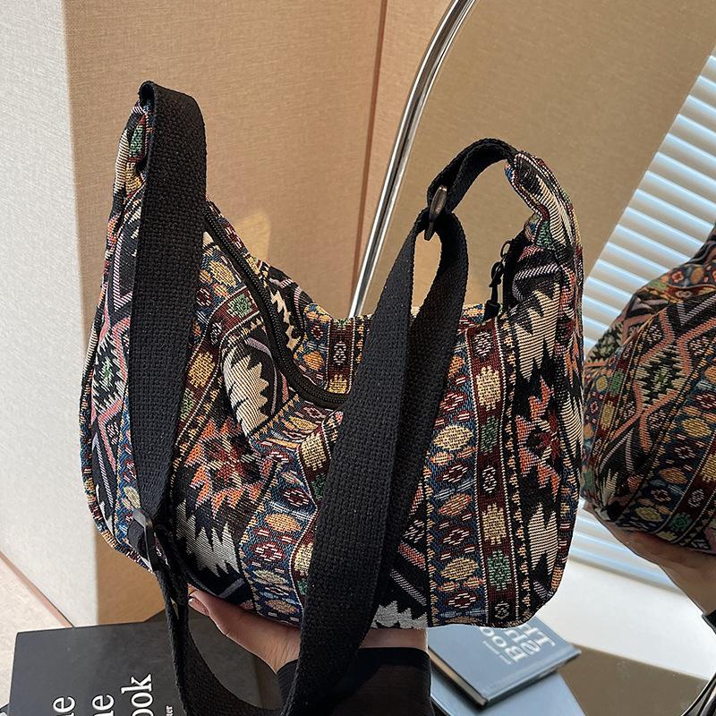 Large Capacity Ethnic Style Dumpling Bag Women's New Trendy Fashion Crossbody Bag Women Ins Niche Shoulder Bag Women