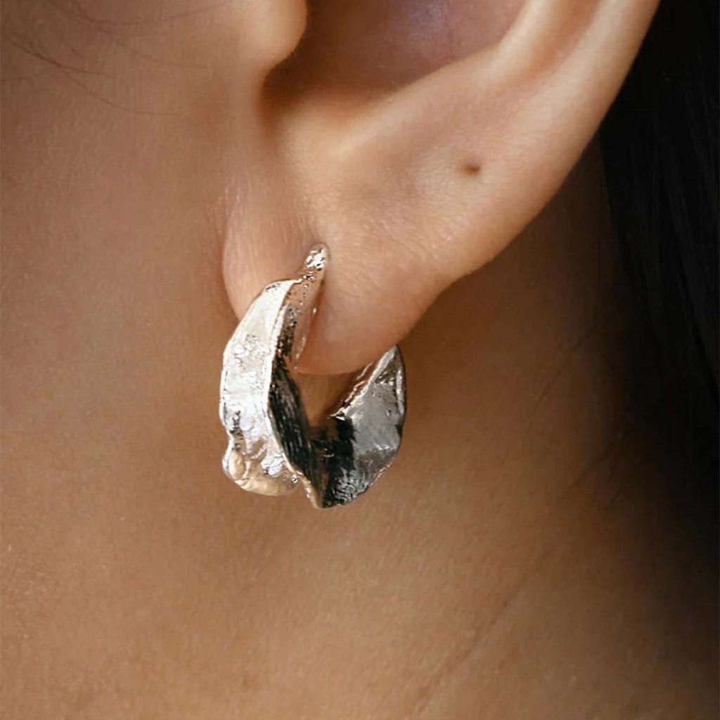 Francuskie Retro Unikalne Metalowe Plisowane Okrągłe Kolczyki Sztyfty z Igłą S925 Niszowe Spersonalizowana Faktura Kolczyki Bez Specyfikacji Kobiety