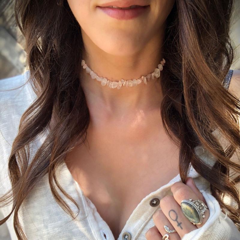 Natural Healing Stones Gravel Beads Short Necklace Female Jewelry Gravel Choker Necklace Holiday Party Necklace for Girl