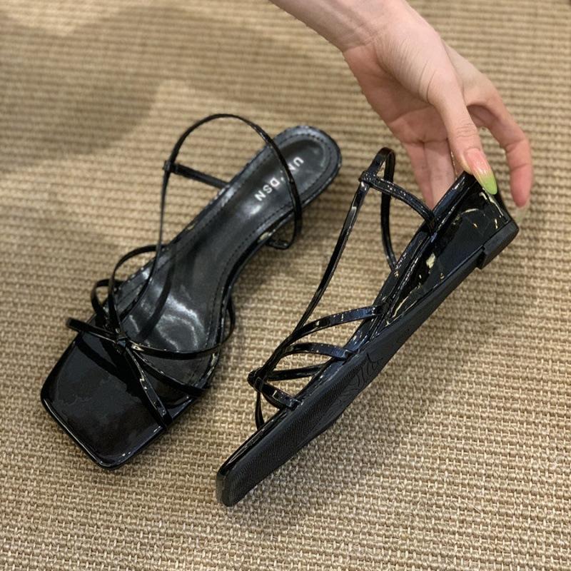 

Точечная версия~ Французские серебристые сандалии на перекрестных ремешках с открытым носком для девочки 2025 новые сказочные на танкетке крутые шлепанцы 39 чёрный