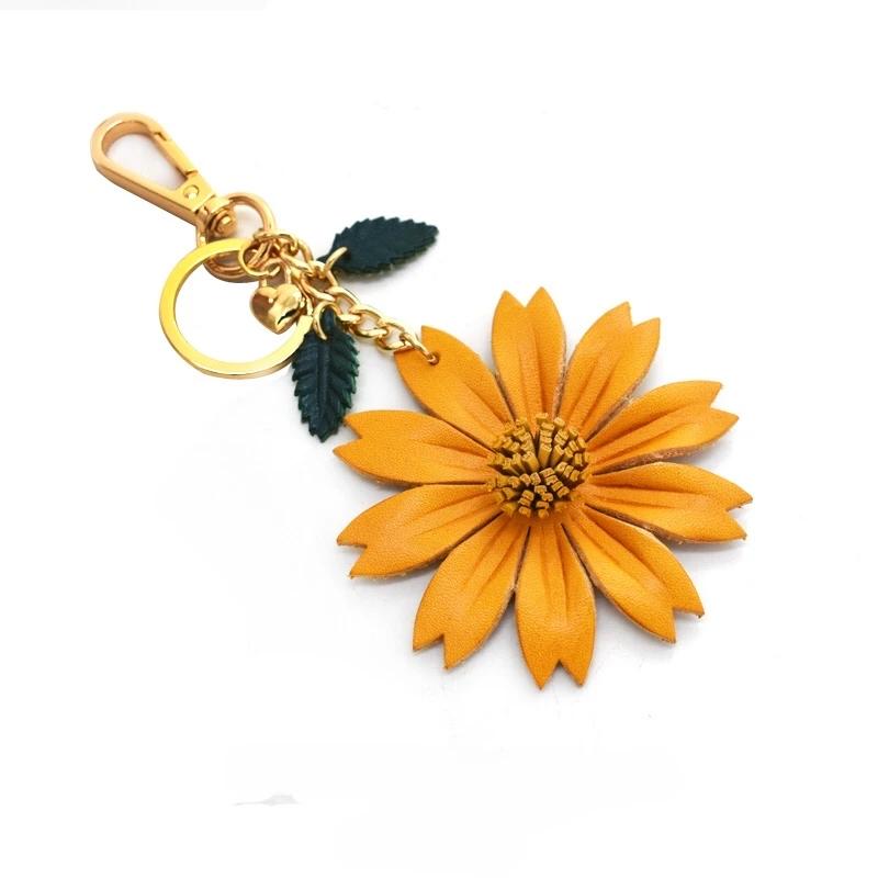 Handmade Leather Daisies Nordic Ins Flower Three-dimensional Bag Pendant Cowhide Pendant Car Keychain Handbook Bookmark
