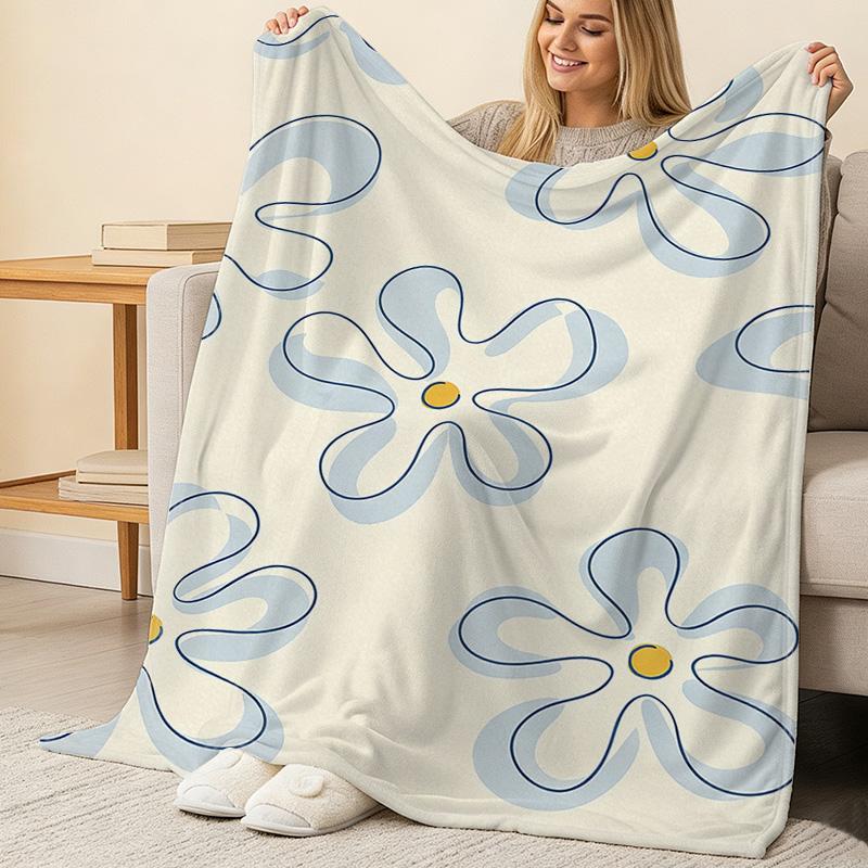 Flannel Fleece Blanket Short Plush, Soft & Warm, Minimal Flower Pattern, Single Size for Bedroom, Cozy Home Decor, Perfect for Christmas & Halloween