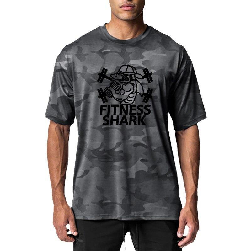 

Мужские камуфляжные свободные летние футболки с круглым вырезом и принтом в виде букв, уличная одежда для бодибилдинга, большие размеры, спортивная сетка для спортзала, быстросохнущие мужские камуфляжные футболки для фитнеса XXL чёрный