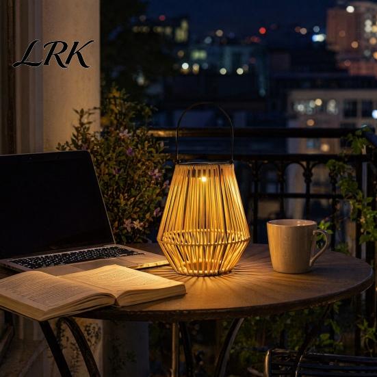 Rattan Woven Solar Lamp Lantern, Outdoor Faux Light, Rustic Waterproof Decorative Light Powered Hanging Lantern for Garden Balcony Patio Porch