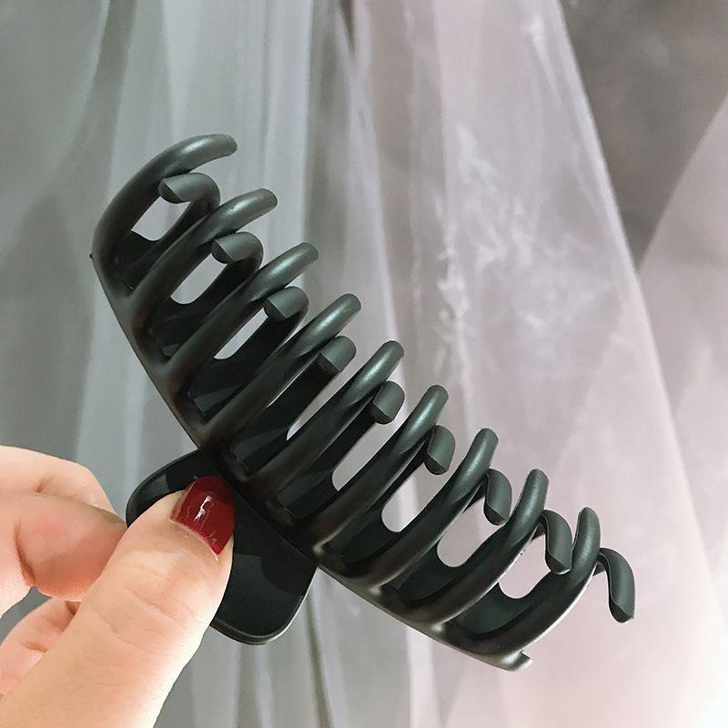 Elegant Large Size Lady Hair Claw Clips For Women With Interlocking Teeth Design