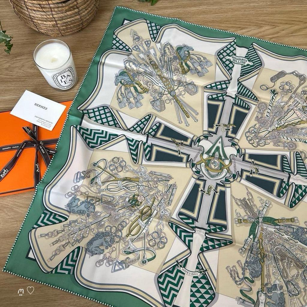Used HERMES Carre 70 "Bouquet of the Saddle Maker" Silk Scarf 25SS