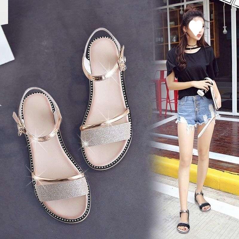 Sandals women's summer 2025 new flat-bottomed versatile student Korean version simple thick-soled wedge heel one-word buckle Roman women's sandals
