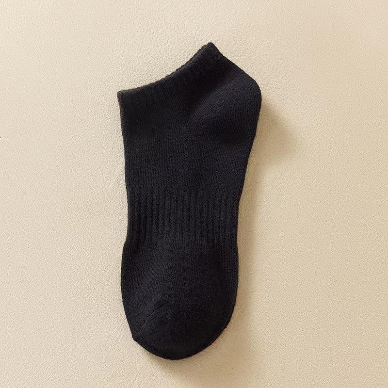 Breathable Sweat-Absorbent Unisex Mid-Tube Solid Color Socks - Black & White