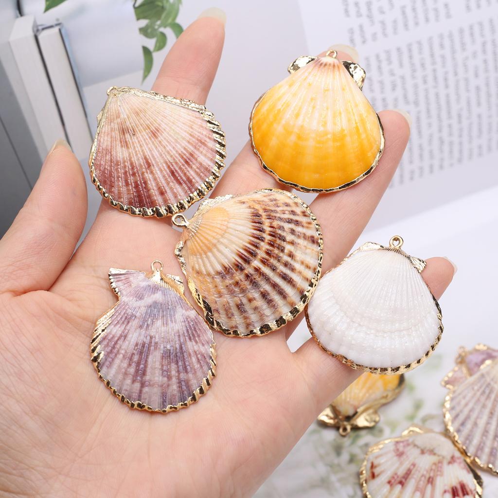 5Pcs, Natural Shell Conch Pendant, Marine Style Handcrafted Golden Edged Charms, for DIY Necklace Accessories, Jewelry Making Crafts, Aquatic Decor