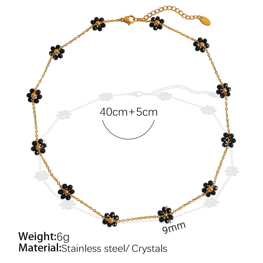 European & American Fresh Flower Stainless Steel Bracelet with Women's Niche Design and Titanium Steel Necklace Set.