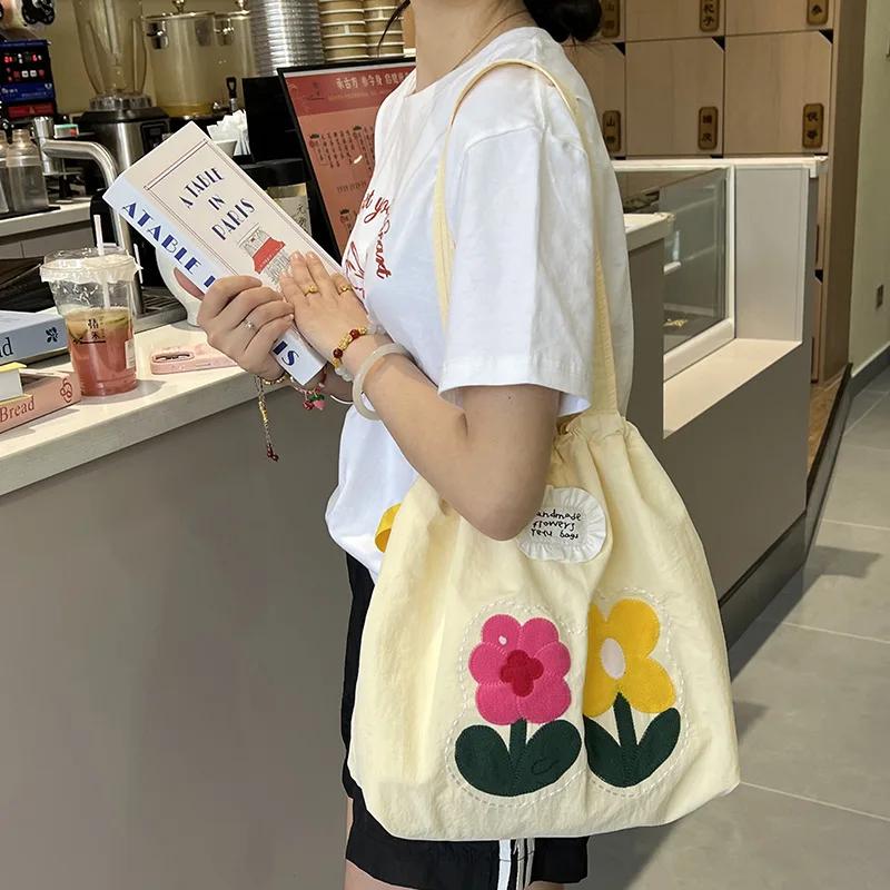 

Cute Flower Women s Nyl Shoulder Bag Candy Color Female Portable Shopping Bags Large Capacity Commuter Ladies Tote Handbags бежевый