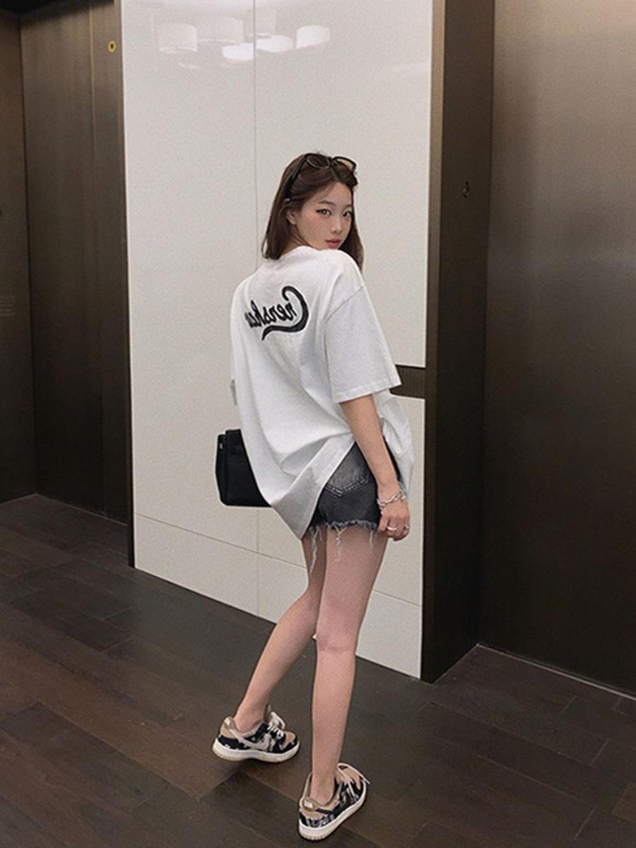 

Шикарная женская хлопковая футболка с коротким рукавом цвета розовой розы больших размеров, коллекция лето 2024 M (80-100 jin) белый