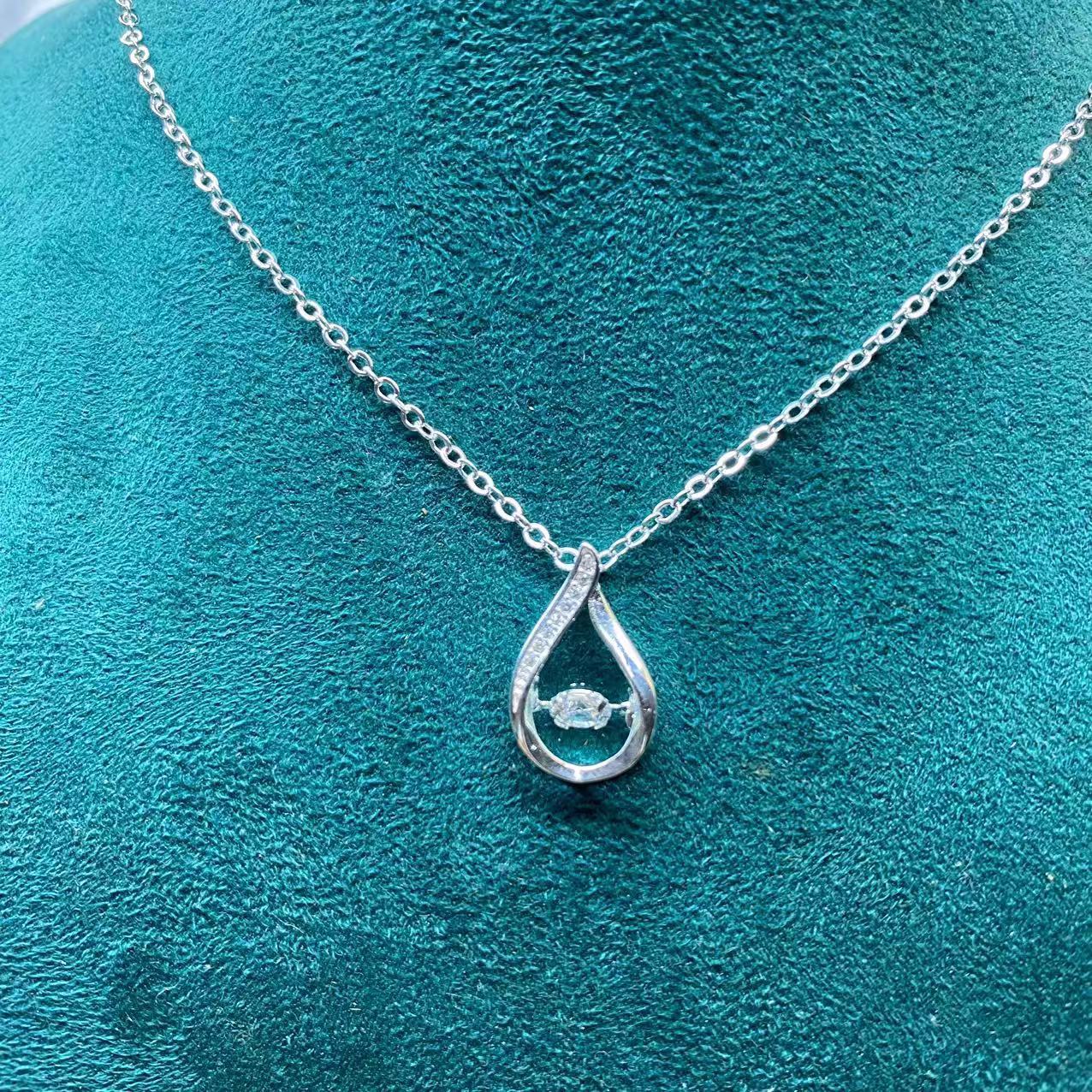 

Live Zircon Pendant Necklace 1 Carat, Wind-Smart Water Drop Mozzarella Diamond Necklace