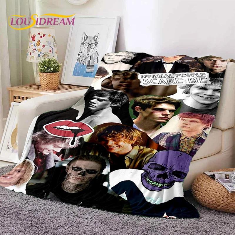 

Latest Cute Evan Peters TV Actor Soft Flannel Blankets,Throw Blanket Comfortable Blanket for Picnic Beds Sofa Home Bedroom Gifts 75x90cm( 29x35in )