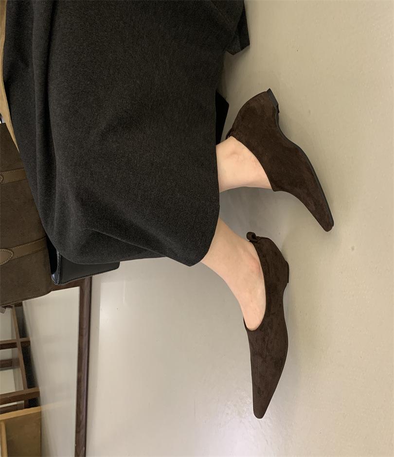 2025 autumn new retro suede square head low heel single shoes women's new versatile commuter grandma shoes are trendy