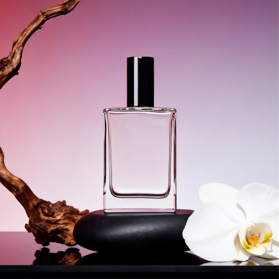 Portable Transparent Glass Perfume Decanter with Screw Cap and Fine Mist Spray 