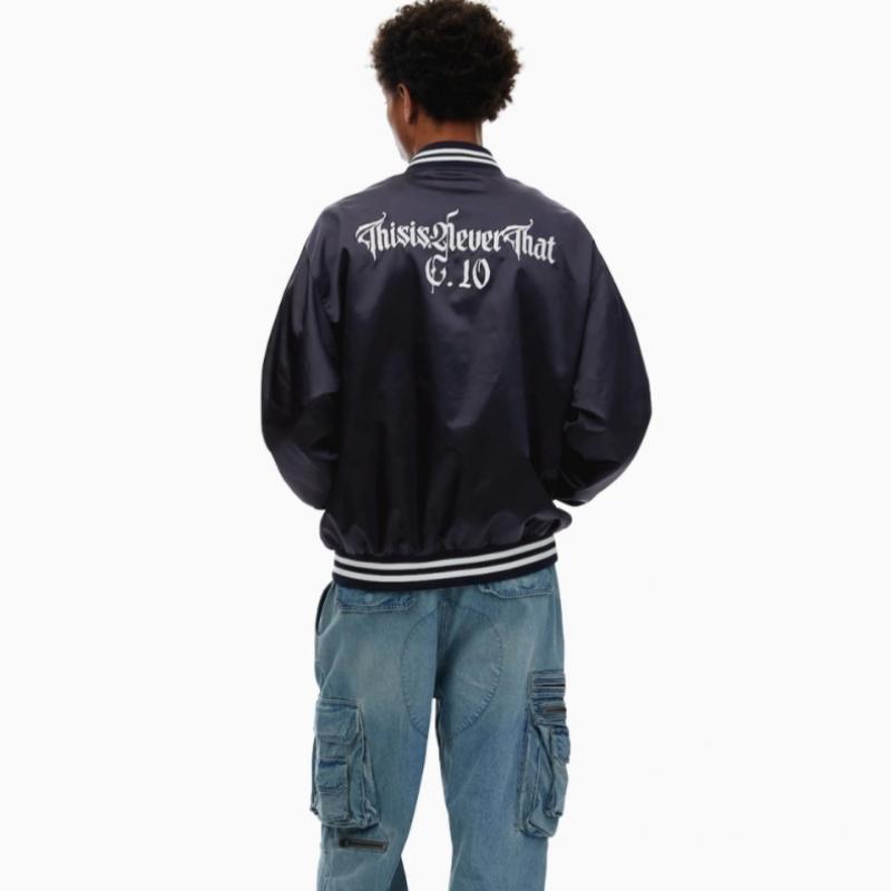 Esta Es Nunca Esa Chaqueta de Satén Azul Marino